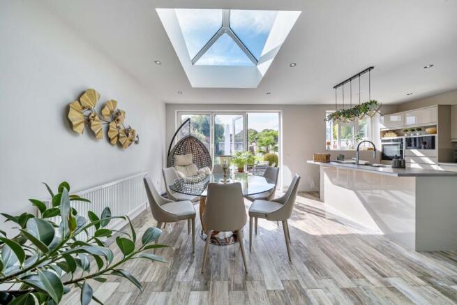 1357859-6-68d3ea6...