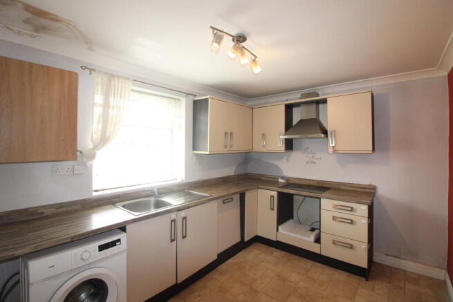 3 bed Semi-Detached to rent Image 4