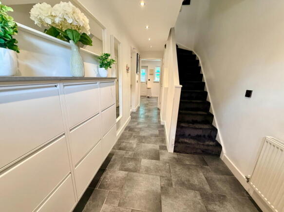 4 bed Town House for sale Image 5