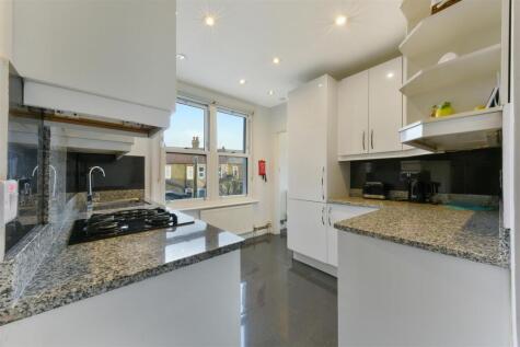 College Road, Colliers Wood
