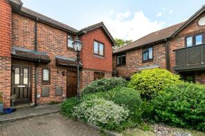 33, Alpine View, Carshalton SM5 3QJ