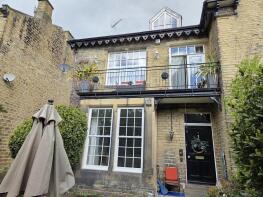 8, Heaton Road, Gledholt, Huddersfield HD1 4HX