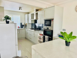 2, Crescent Way, South Ockendon RM15 4TJ