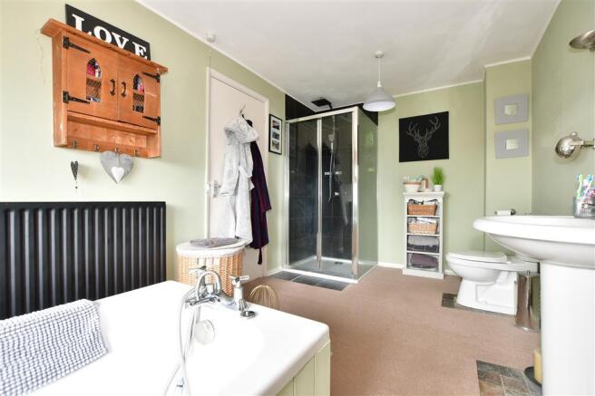 En-Suite Bathroom