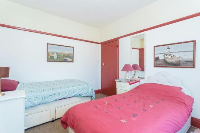 2nd Photo of Bed 3