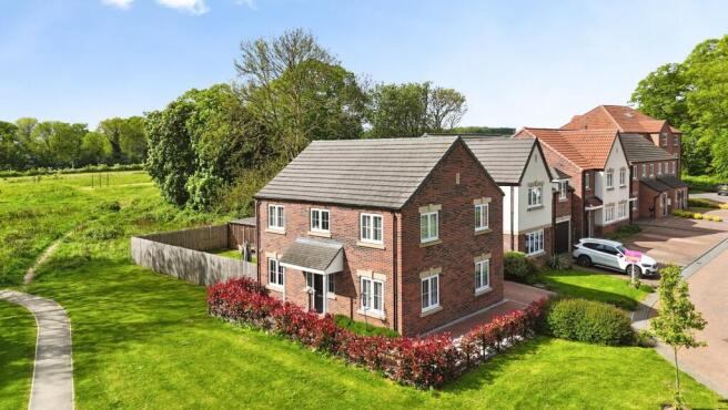 4 bed Detached for sale Image 7