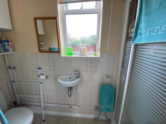 Shower Room.jpg