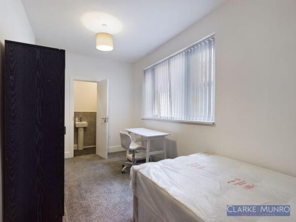 1 bed House of Multiple Occupation to rent Image 6