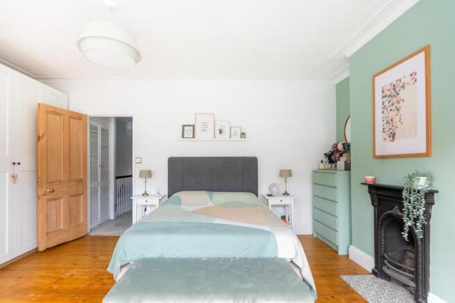 2G2AKE - Bedroom A.jpg