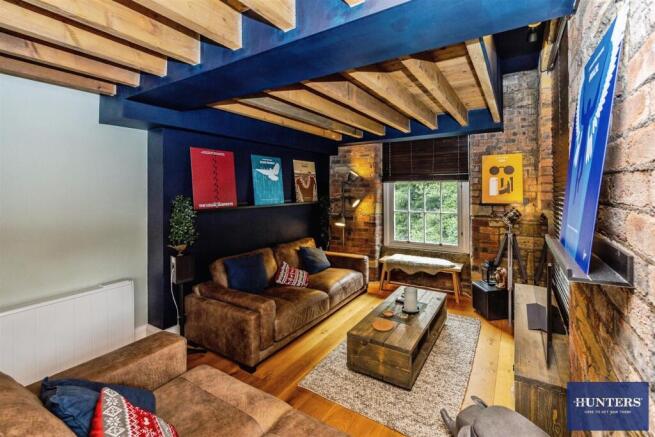 2 bed Penthouse for sale Image 8