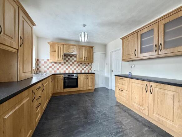 3 bed Terraced for sale Image 5