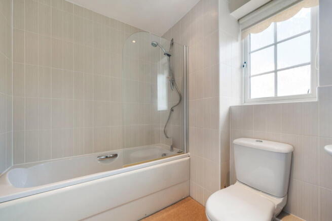 4 bed Detached for sale Image 10