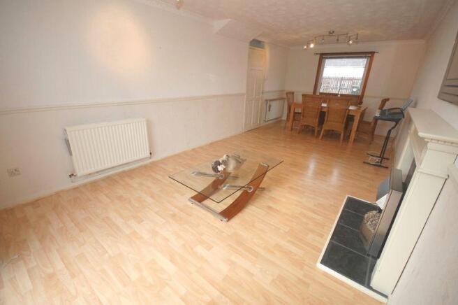 Lounge/Dining ...