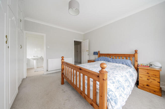 7 bed Detached for sale Image 12