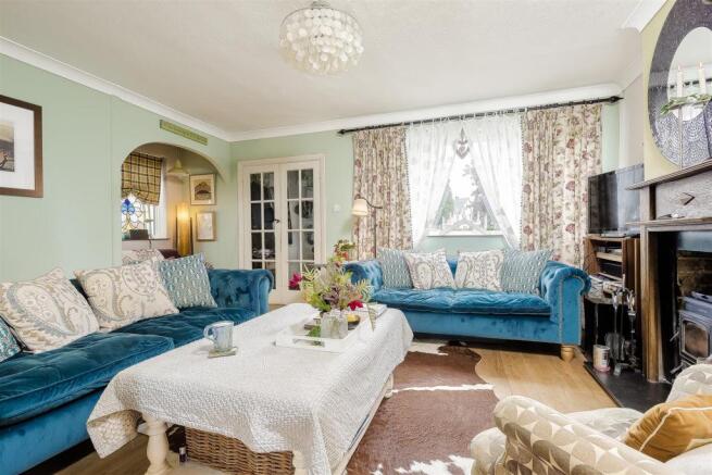 house-ballards-green-burgh-heath-118.jpg