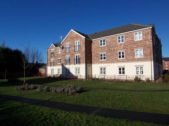 2 bed Flat to rent in wakefield