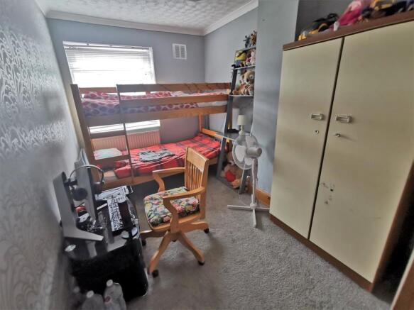 Bed2.jpg