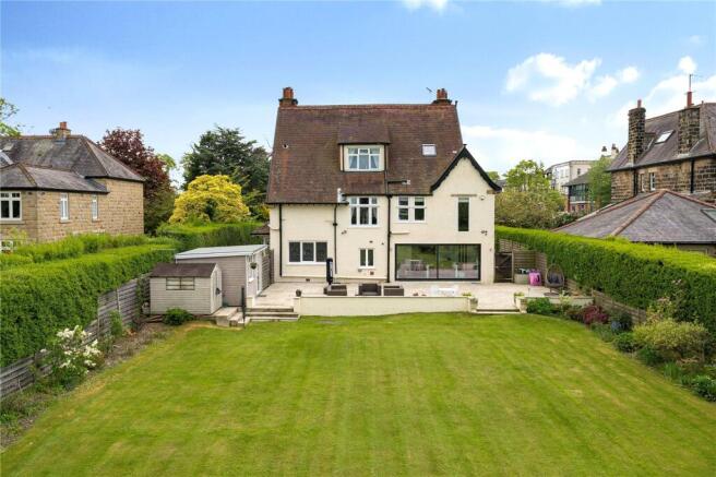 6 bed Detached for sale Image 4