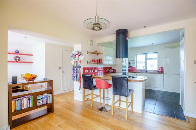 KITCHEN/ DINER