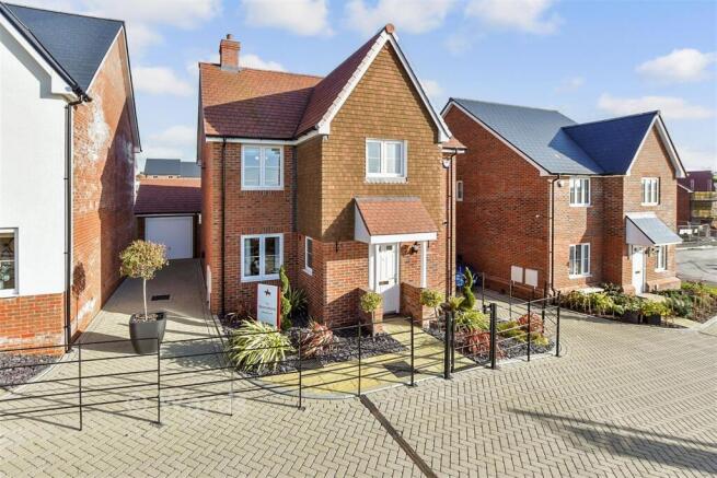 Bromstone Front