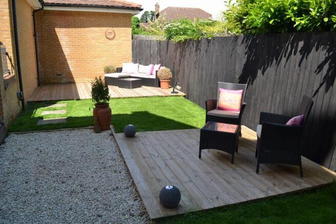 FRONT GARDEN