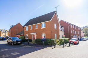 148, Sachfield Drive, Chafford Hundred, Grays RM16 6QW