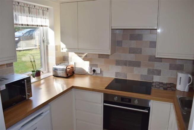 Re Fitted Kitchen