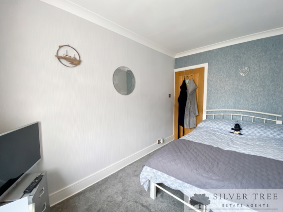 2 bed Apartment for sale Image 6
