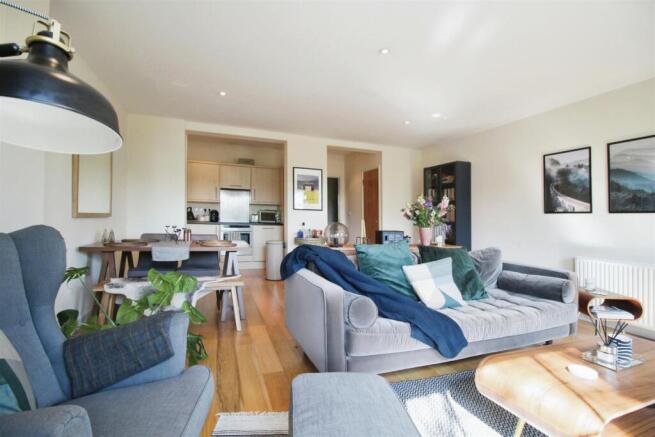 d843b33d-12133895 20 281 29.jpg