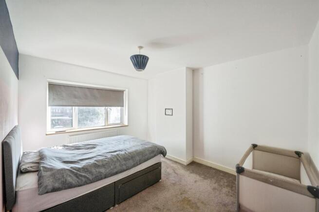 3 bed Semi-Detached for sale Image 8