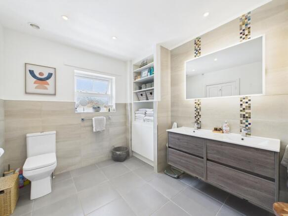 en-suite shower room