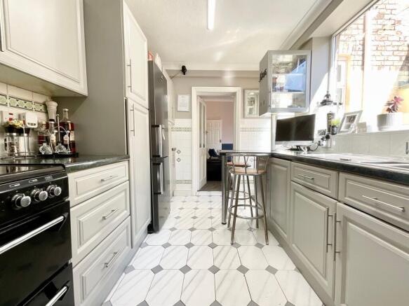 5 bed Terraced for sale Image 5