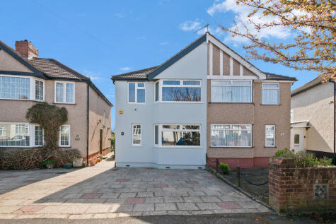Clauson Avenue, Northolt