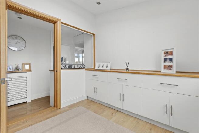 41 Honor Rd, HP16 0NJ-8.jpg