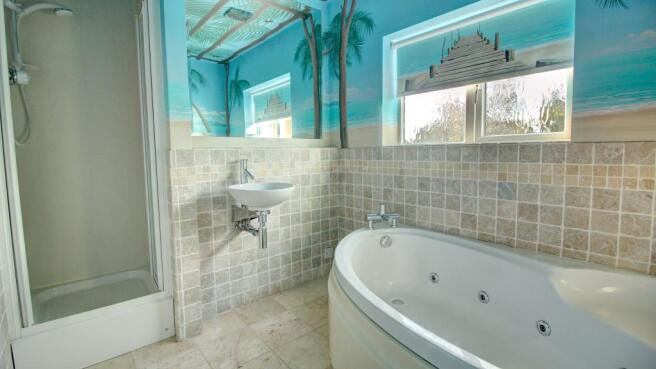 Family Bathroom with Shower