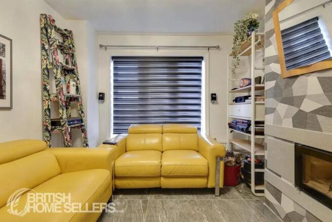 2 bed Bungalow for sale Image 6