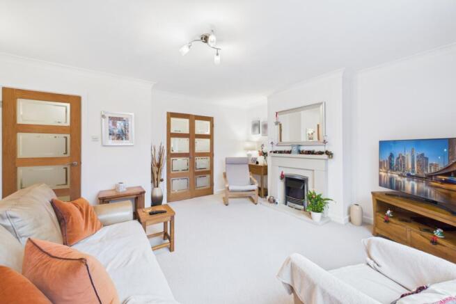 2 bed Ground Flat for sale Image 9