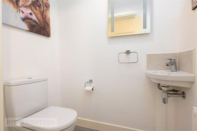 4 bed Detached for sale Image 6