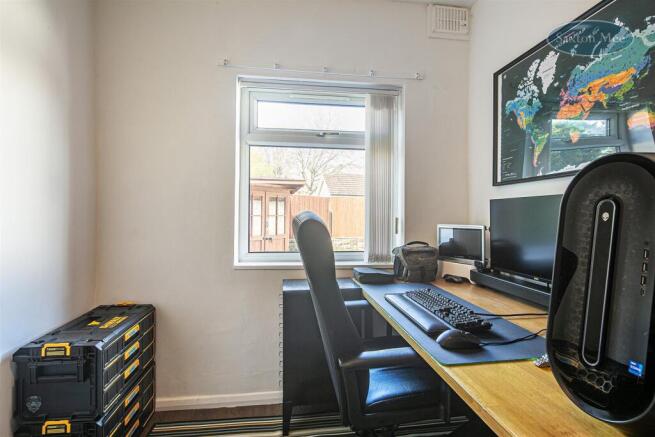 3 bed Bungalow for sale Image 9