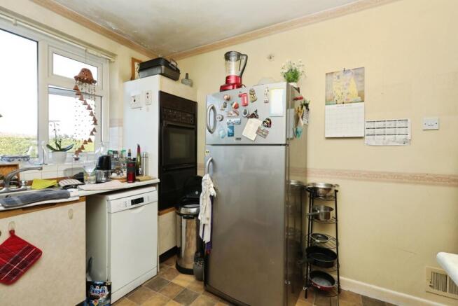 2 bed Flat for sale Image 8