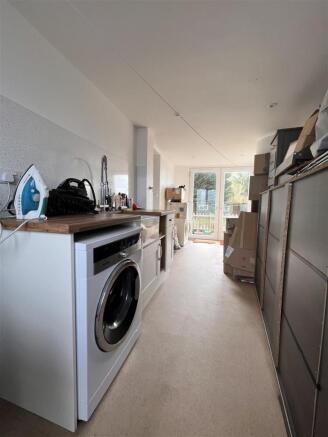 Utility Room/Potential Annexe Kitchen/Diner: