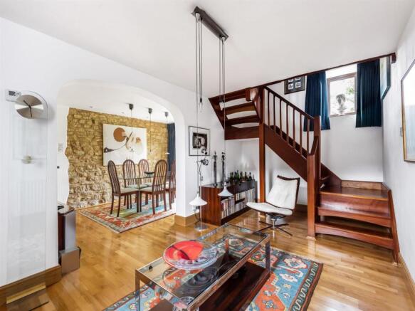Entrance hall.jpg