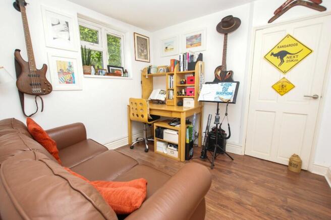Photo 11