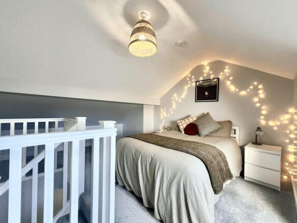 3 bed Terraced for sale Image 8