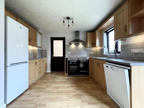 kitchen 2.jpg