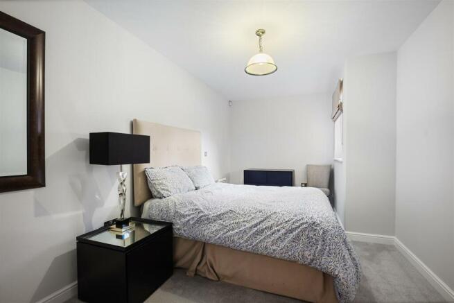 3 bed Apartment for sale Image 10