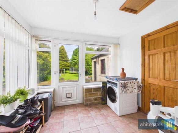 5 bed Semi-Detached for sale Image 9