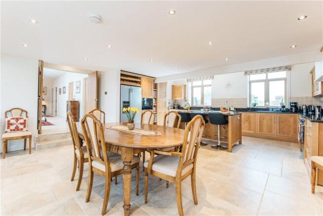Kitchen/Breakfast Rm