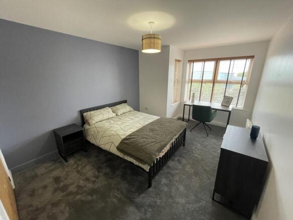 17 RIverside Drive - Bedroom (3).jpeg