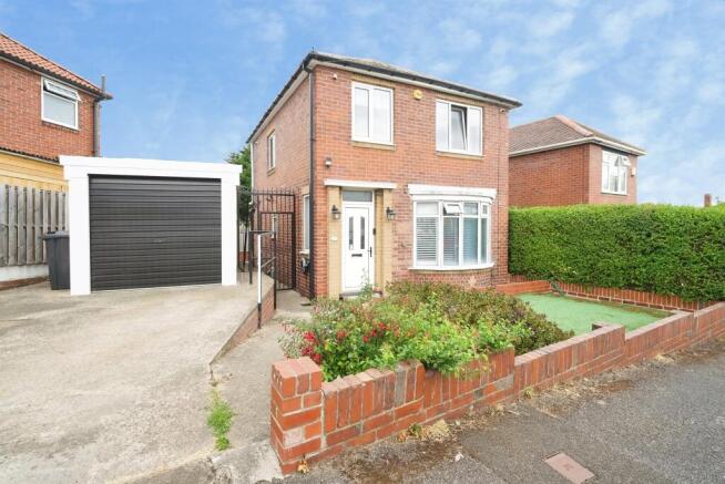 3 bed Detached for sale in barnsley
